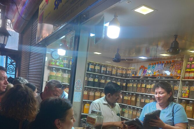 Private Mumbai Sightseeing Tour(Travellers Choice Award Winner) - Visiting Bustling Markets and Mosques