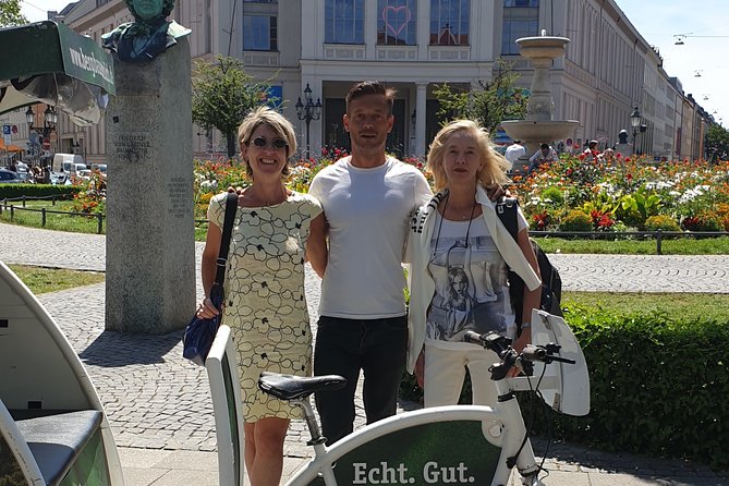 Private Munich Rickshaw City Tour and English Garden - Discovering English Garden