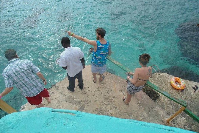 Private Negril Beach & Ricks Cafe Sunset Tour - Accessibility and Requirements