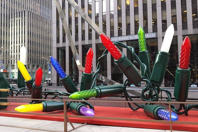 Private New York City Christmas Walking Tour - Discovering St. Patricks Cathedral