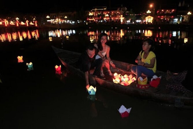 Private Night Boat Trip and Floating Lantern on Hoi An River - Reviewing the Experience