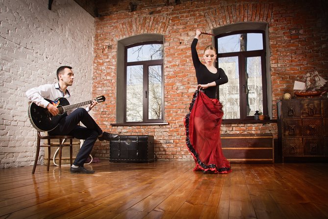Private Night Route Through the Jewish Quarter of Seville and Flamenco Show. - Private Night Tour Highlights