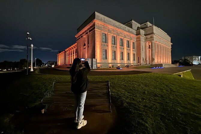 Private Night Tour of Auckland, Sky Tower Bar, Bridge & Museum - Key Points