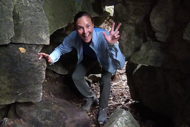 Private Nottawasaga Bluffs Caves Hiking Tour,Collingwood/Creemore - Location and Rating