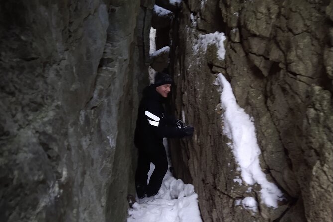 Private Nottawasaga Bluffs Caves Snowshoe, Collingwood/Creemore - Highlights of the Experience
