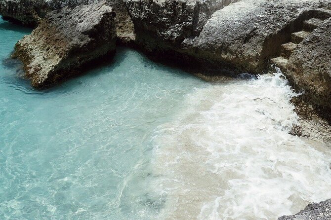 Private Off-Road Adventure to Cave Pool and Tres Trapi - Oranjestad: Arubas Adventure Playground