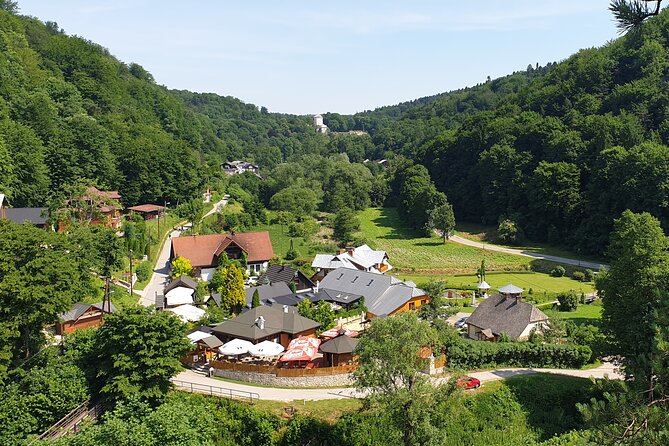 Private Ojców National Park and Ogrodzieniec Castle Tour From Krakow - Accessibility and Accommodations