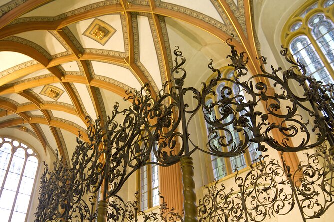 Private Old and Jewish Town: Interiors & Coffee and Cake - Old Town Highlights