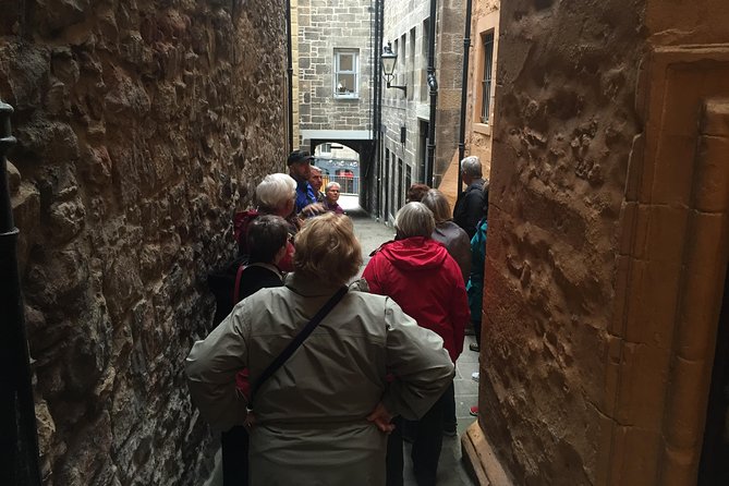 Private Old Edinburgh Tour - Walk in the Footsteps of Royals and Rogues! - Exploring the Old Town