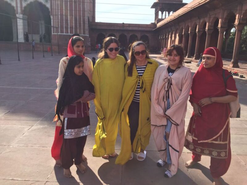 Private Old & New Delhi Tour With Monument Ticket and Lunch - Transportation and Accessibility