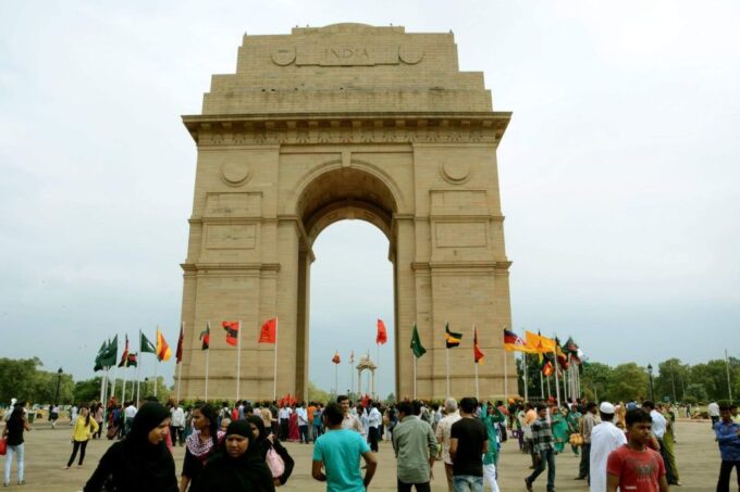 Private Old & New Delhi Tour With Monument Ticket and Lunch - Old Delhi and Spice Market Experience