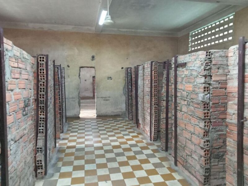 Private One Day Tour in Phnom Penh Capital City - Cultural and Historical Sites