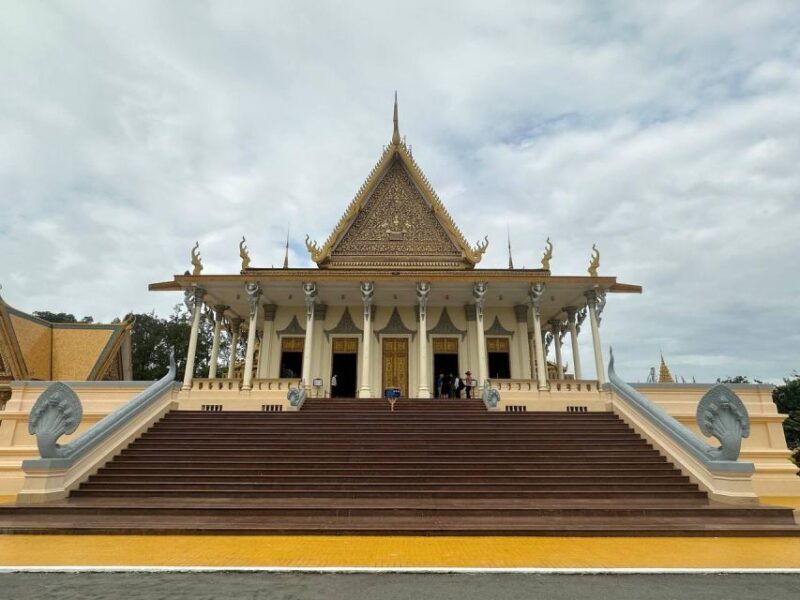 Private One Day Tour in Phnom Penh Capital City - Genocide Memorials
