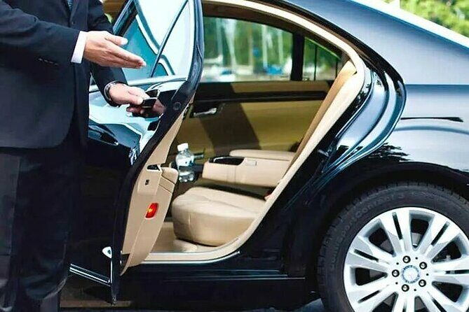 Private One-Way Transfer from Aruba To Reina Beatrix Airport - Booking and Cancellation Policies
