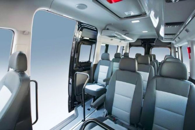 Private One Way Transfer From Manuel Antonio to San José (Airport Sjo) - Vehicle and Amenities