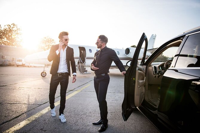 Private One-way Transfer San Francisco Airport To San Francisco - Vehicle and Amenities