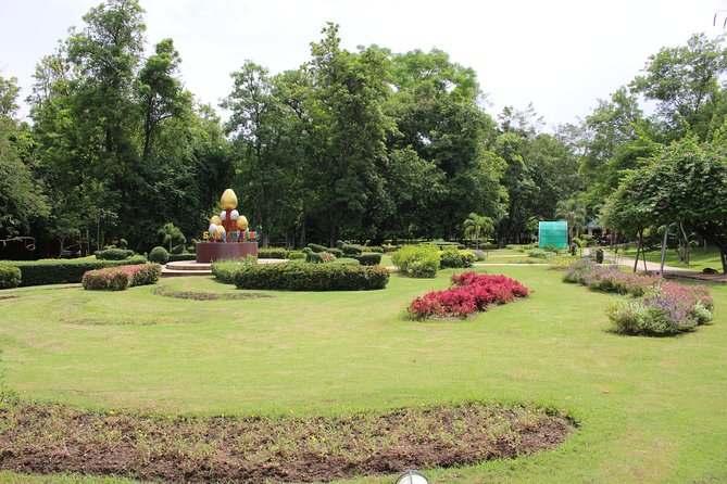 Private Oneday! Morning Alms&Doi Suthep&Wat Umong + Umbrella Village&Hot Spring - Visitor Guidelines