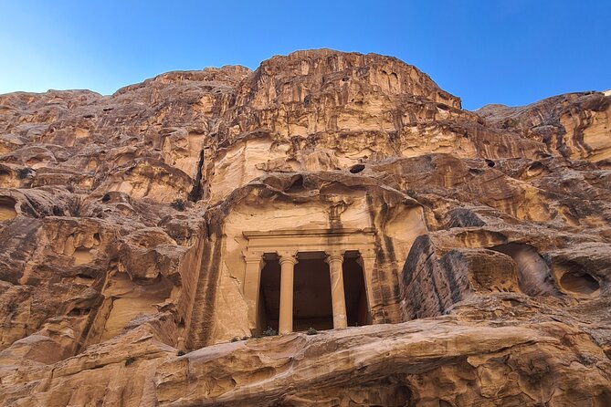 Private Outdoor Bedouin Dinner in Petra - Accessibility and Participation