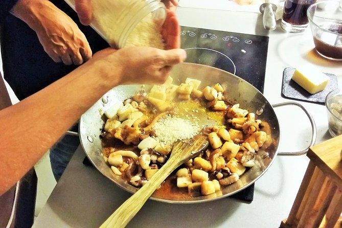 Private Paella Class With Full Dinner Menu - Overview of the Class