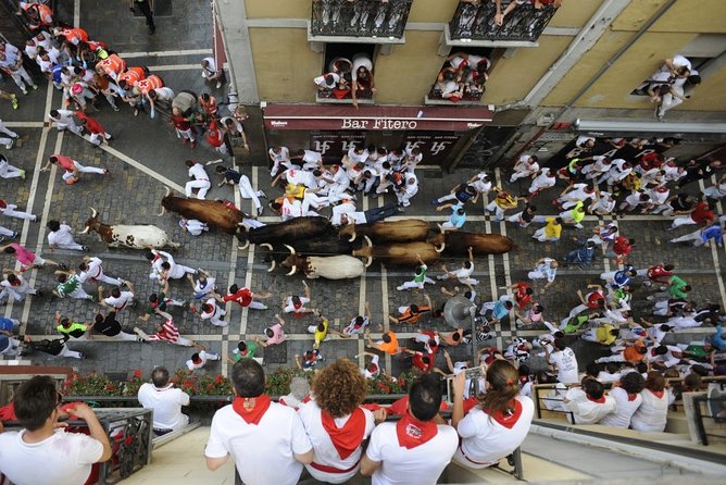 Private Pamplona SAN FERMIN & Bull Run Pick up From SAN Sebastian - Quick Points