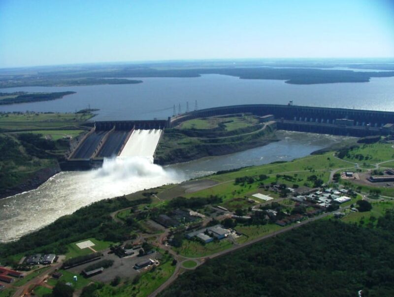 Private-Panoramic Visit to the Itaipu Hydroelectric Station. - Appreciating Renewable Energy Production