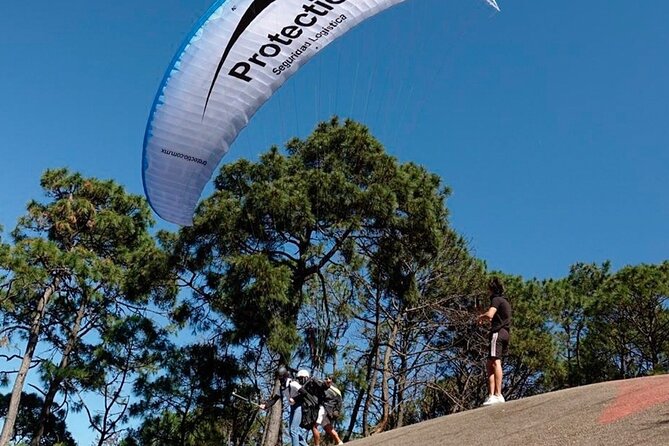 Private Paragliding Flight in Valle De Bravo With Instructor - Meeting and Pickup
