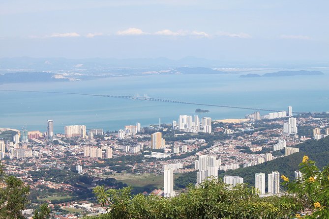 Private Penang Hill and Temple - Exploring Kek Lok Si Temple