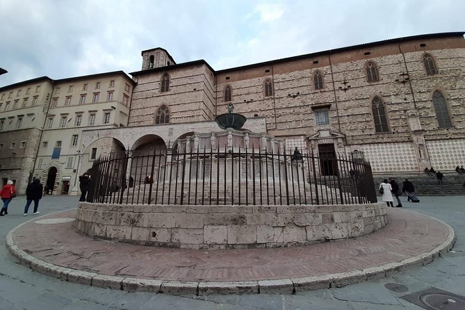 Private Perugia Walking Tour With Official Guide - Guide Experience and Qualifications
