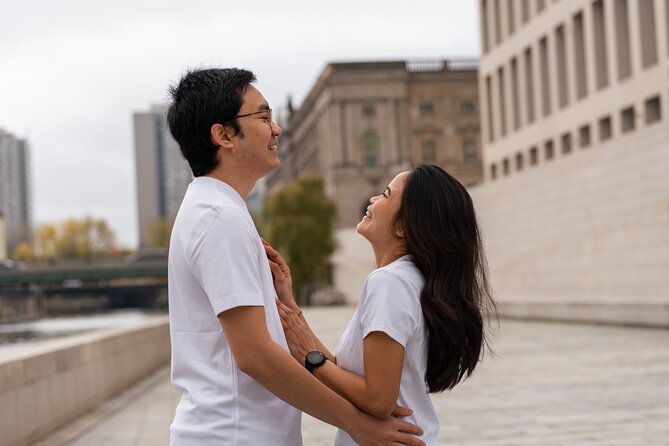 Private Photo Session in the Streets of Berlin - Premium Photographic Experience
