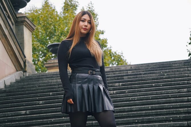 Private Photo Session in the Streets of Berlin - Explore the Reichstag and Beyond