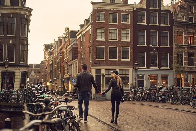 Private Photo Session With a Local Photographer in Amsterdam - Meeting Information