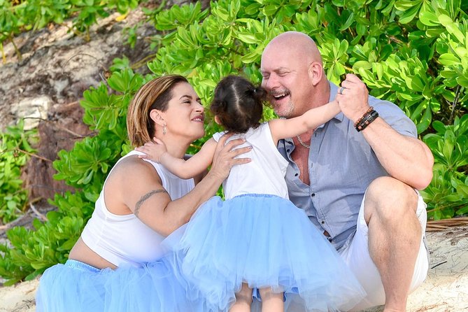 Private Photo Session With a Local Photographer in Bahamas - Photographer and Photography Style