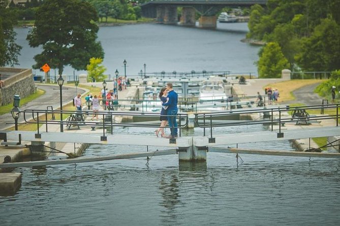 Private Photo Session With a Local Photographer in Ottawa - Meeting Point and Timing