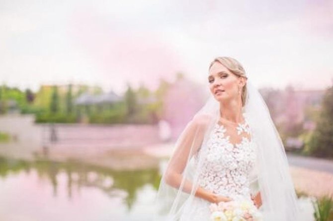 Private Photo Session With a Local Photographer in Prague - Overview of the Experience