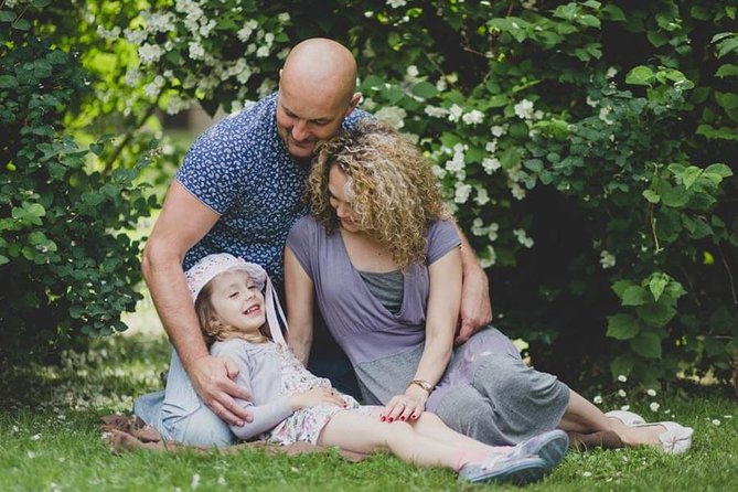 Private Photo Session With a Local Photographer in Riga - Key Points