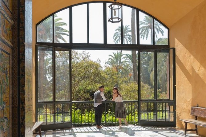 Private Photo Session With a Local Photographer in Seville - Overview and Meeting Information