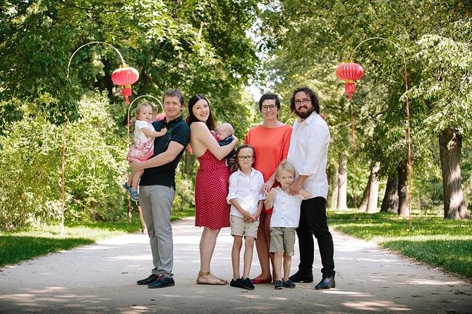 Private Photo Session With a Local Photographer in Warsaw - Accessibility and Participation