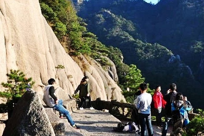 Private Photography Day Tour of Huangshan Yellow Mountain - Inclusions