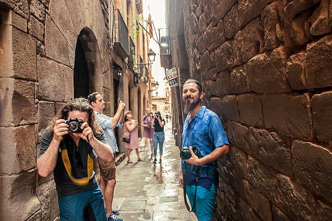 Private Photography Walking Tour With a Local - Accessibility and Reviews