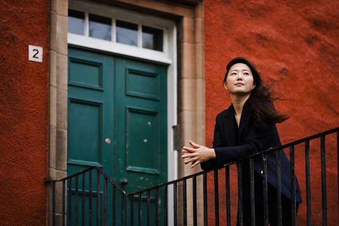 Private Photoshoot in Edinburgh With a Professional Photographer - Overview of the Photoshoot Experience