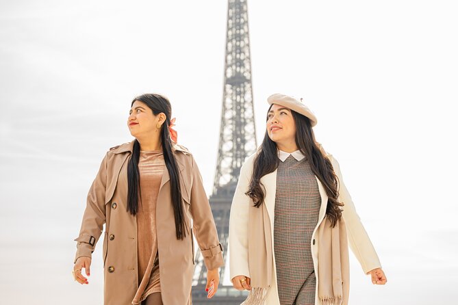 Private Photoshoot in Paris Monuments - Affordable Pricing and Guarantees