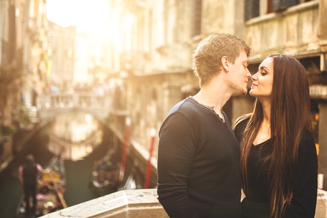 Private Photoshoot on Personal Gondola in Venice - Unique Photo Opportunities