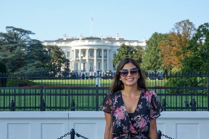 Private Photoshoot Outside the White House & Supreme Court - Key Points