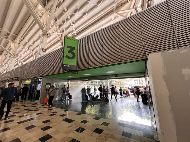 Private Pick up Mexico Citys Airport - Languages and Guide
