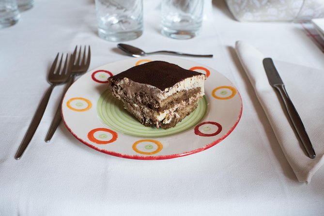 Private Pizza & Tiramisu Class at a Cesarinas Home With Tasting in Pisa - Homemade Pizza and Tiramisu