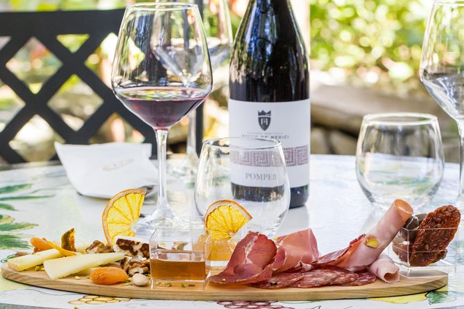 Private Pompeii Wine Tasting With Lunch - Sample Local Wines and Products