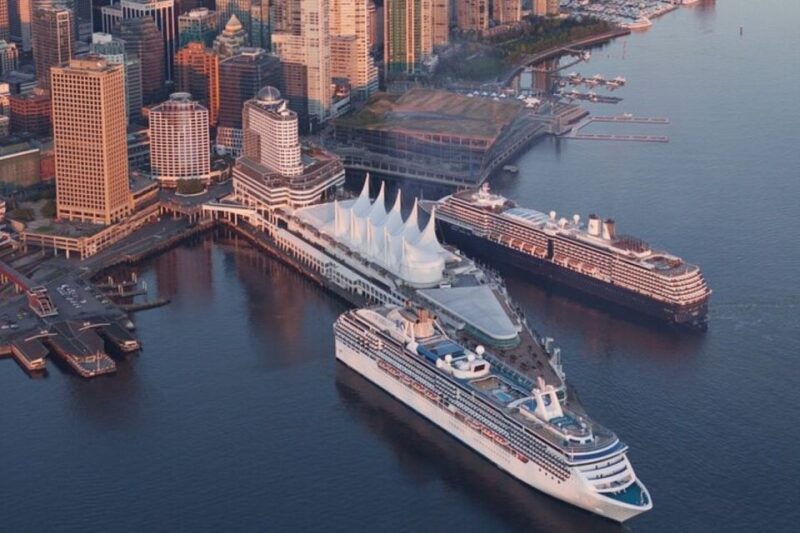 Private Port Transfer Vancouver Airport YVR to Canada Place - Vehicle Choices