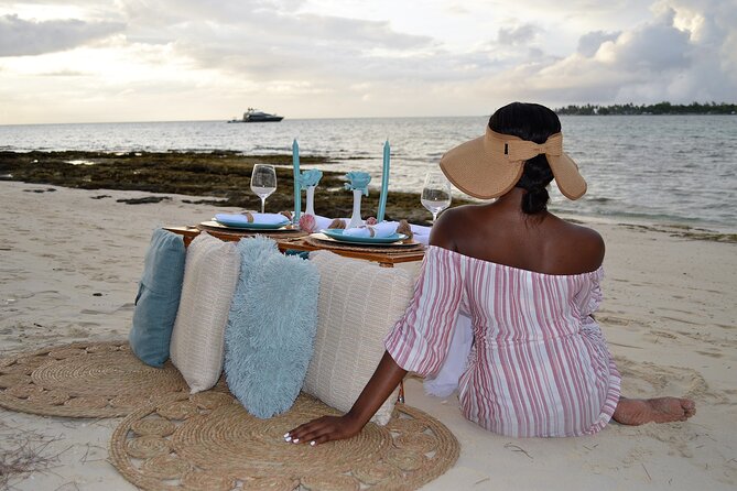 Private Posh Picnic on Nassaus Beach - Meeting Point and Logistics