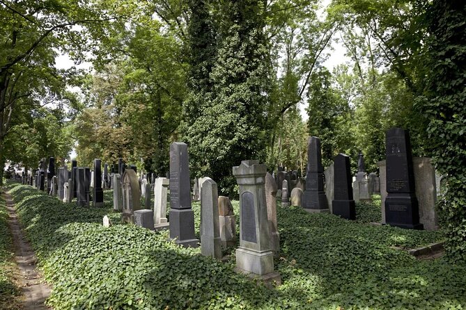 Private Prague Full-Day Tour: Jewish Quarter and City Sights - Quick Points