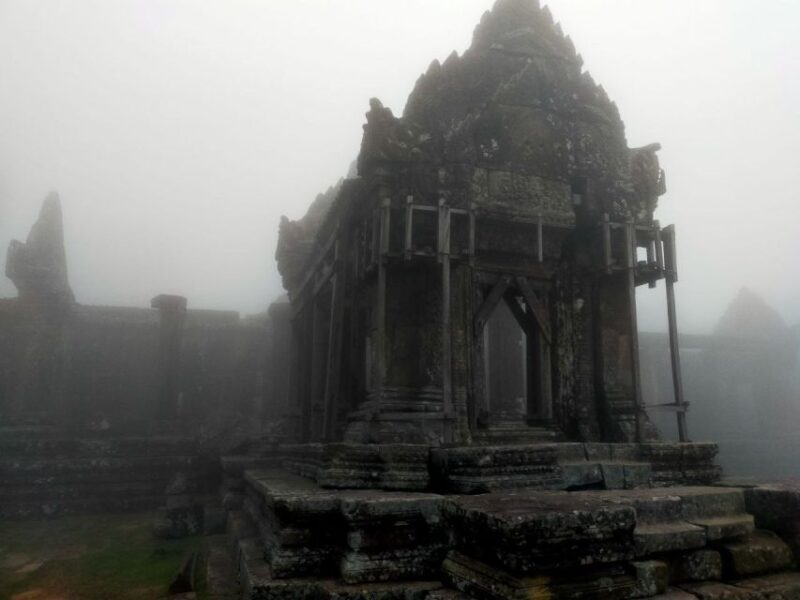 Private Preah Vihea and 2 Temples Guided Tour - Itinerary and Transportation